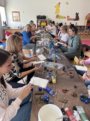 Kreatywne wykorzystanie materiałów naturalnych na zajęciach plastycznych z dziećmi