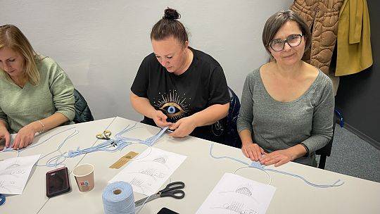 Warsztaty pn. „Rękodzieło ludowe jako forma terapii zajęciowej: tworzenie projektów z makramy”