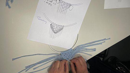 Warsztaty pn. „Rękodzieło ludowe jako forma terapii zajęciowej: tworzenie projektów z makramy”