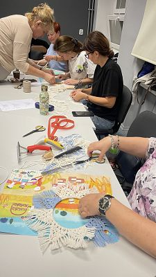 Warsztaty pn. „Rękodzieło ludowe jako forma terapii zajęciowej: tworzenie projektów z makramy”