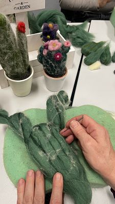 Szkolenie pt. „Warsztaty kreatywnego filcowania : kaktusy i inne zielone inspiracje”