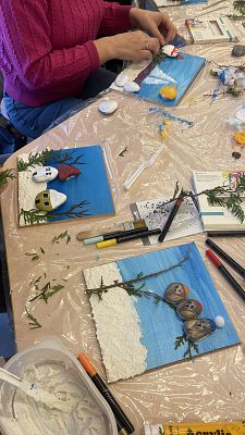 Sztuka wyobraźni: tworzenie kreatywnych obrazów różnorodnymi technikami malarskimi