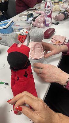 Kreatywne szycie ze skarpet – warsztaty rękodzielnicze dla nauczycieli