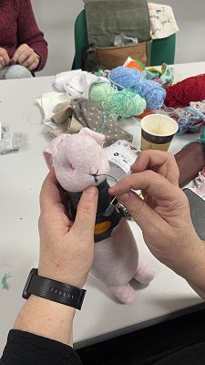 Kreatywne szycie ze skarpet – warsztaty rękodzielnicze dla nauczycieli