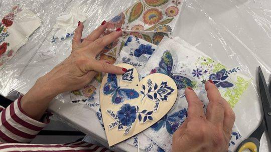 Serce pełne miłości – warsztaty decoupage z okazji Dnia Mamy